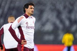 皇冠-签回胡梅尔斯踢世俱杯？凯尔：目前没有这样的计划，防线人手充足