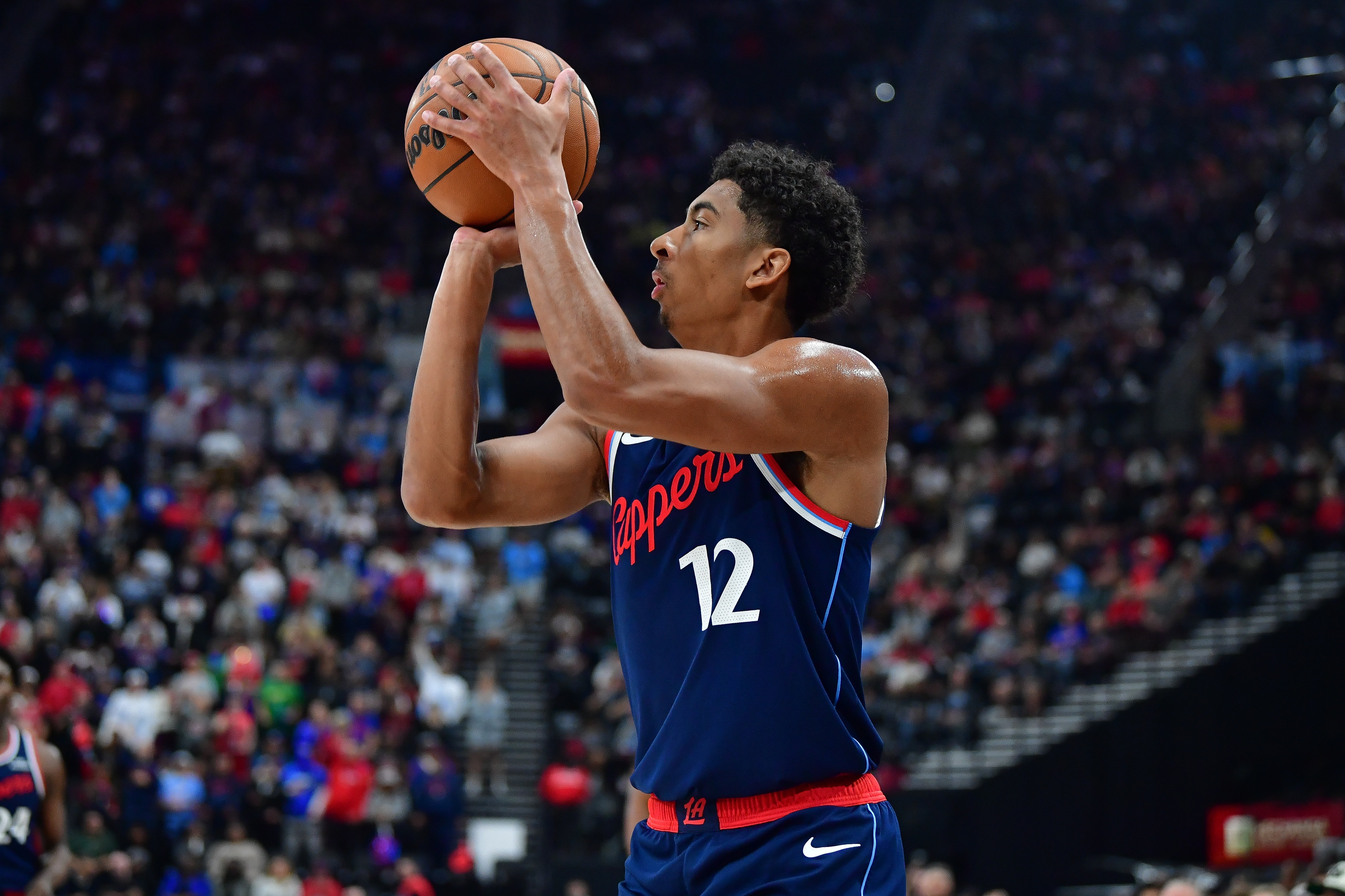 皇冠app-冲击7连胜！快船战公牛 卡梅隆·克里斯蒂出战成疑 小卡等人缺席