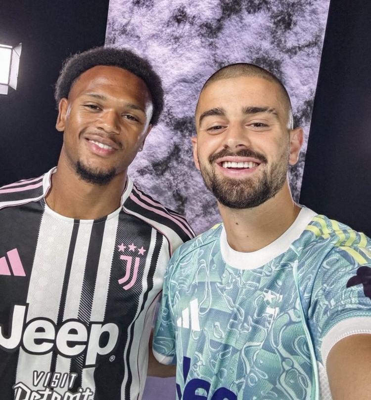 跟队记者：尤文将在今天20点30分，为奥蓬达和热格罗瓦召开发布会